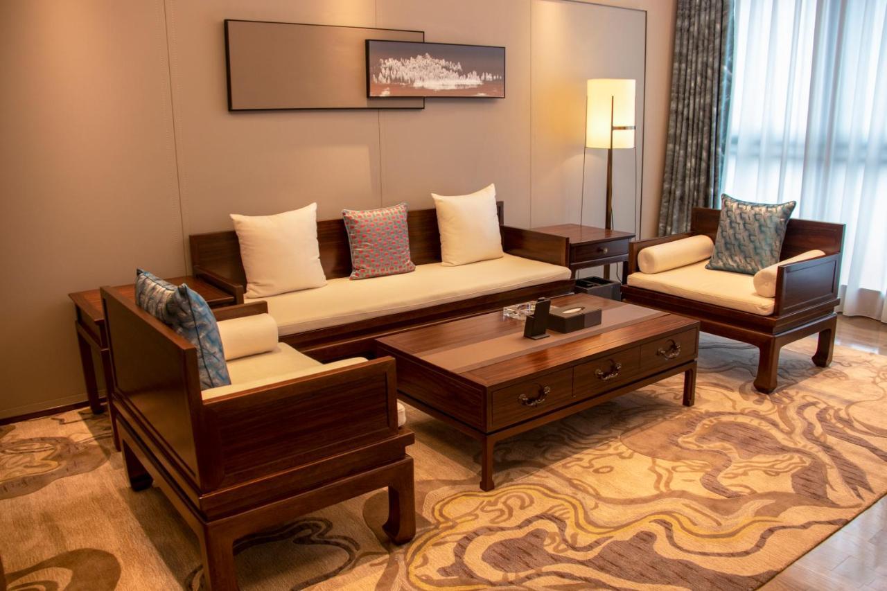 Guangzhou Pazhou Ln Dongfang Hotel Екстериор снимка