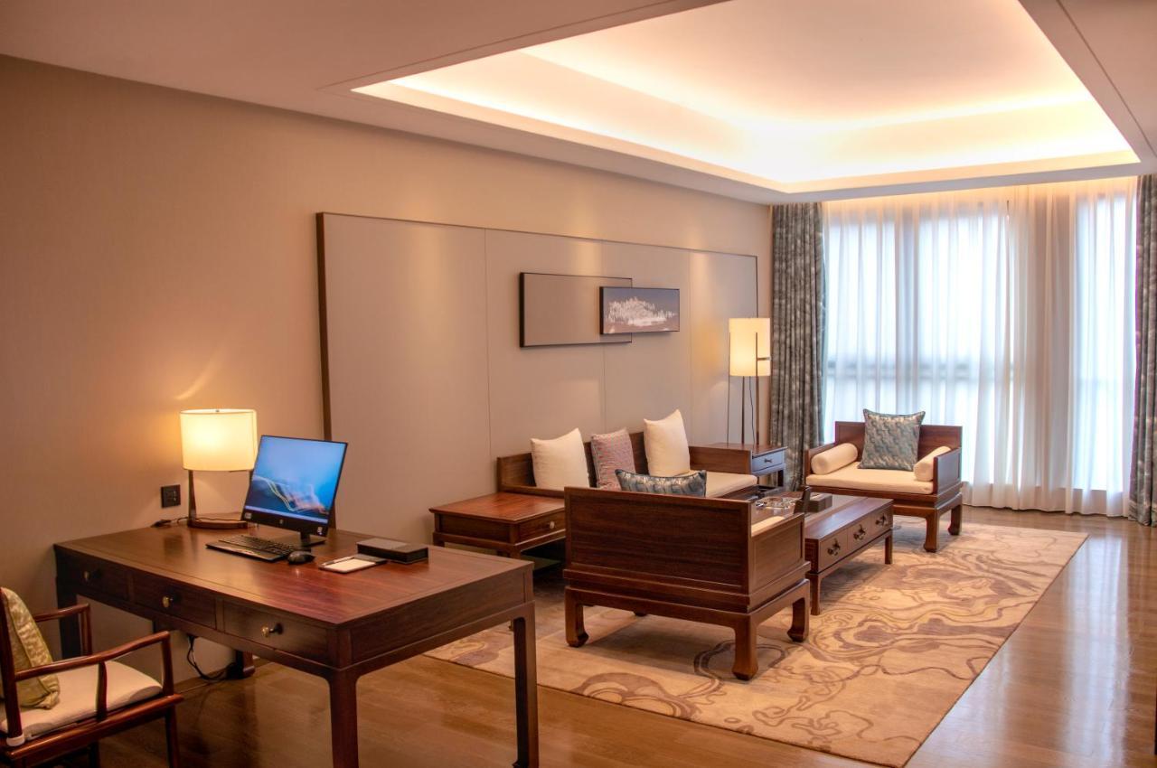Guangzhou Pazhou Ln Dongfang Hotel Екстериор снимка