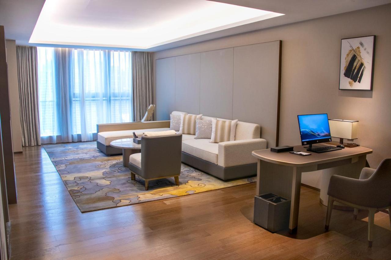 Guangzhou Pazhou Ln Dongfang Hotel Екстериор снимка