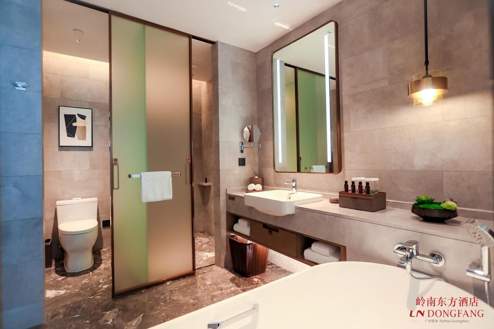 Guangzhou Pazhou Ln Dongfang Hotel Екстериор снимка